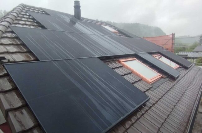 Aufdachanlage, Photovoltaikanlage mit Stromspeicher von Sonnen auf Einfamilienhaus in Duggingen. Alles aus eines Hand: allsol GmbH