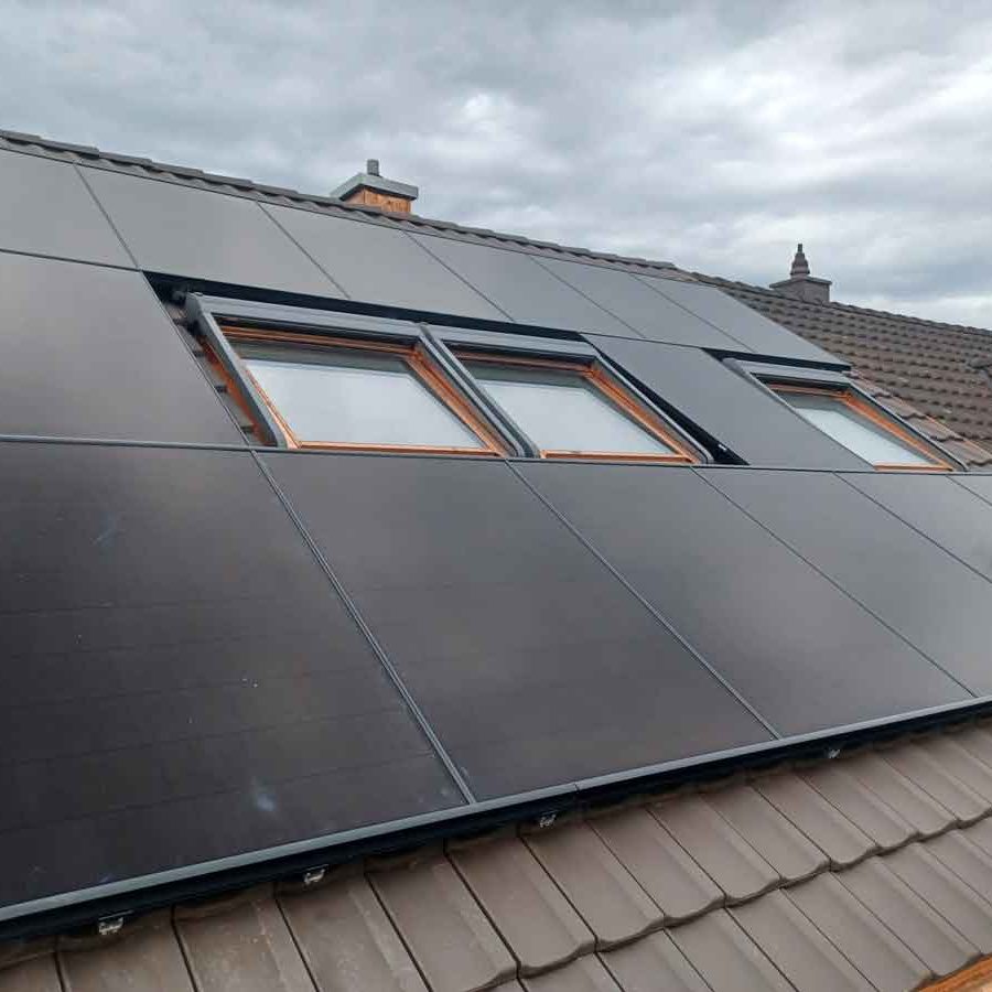 Dachsanierung inkl. PV-Anlage mit Stromspeicher von BYD in Reinach BL