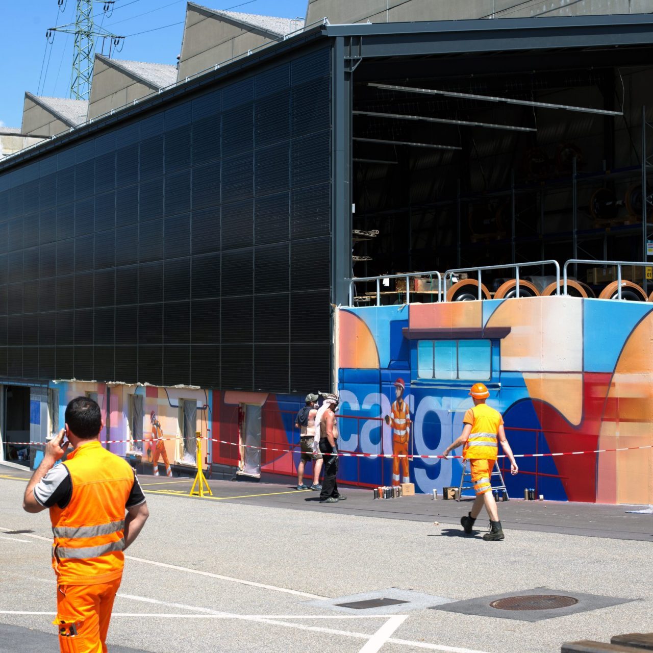 SBB Cargo Warenumschlag Standort Muttenz Photovoltaikanlage Indach- und Fassadenanlage, 76 kWp Wechselrichtersystem Solaredge. Spezielles Solarpreis 2017