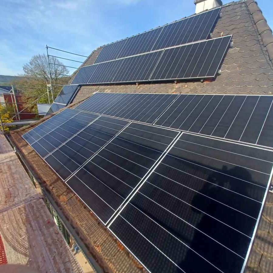 Standort: Liestal Ersatz Gasheizung durch Erdsonden Heizung von Stiebel-Eltron Kombiniert mit einer PV-Anlage 10.25 kWp und einem Stromspeicher 22kWh mit Notstromumschaltung von sonnen